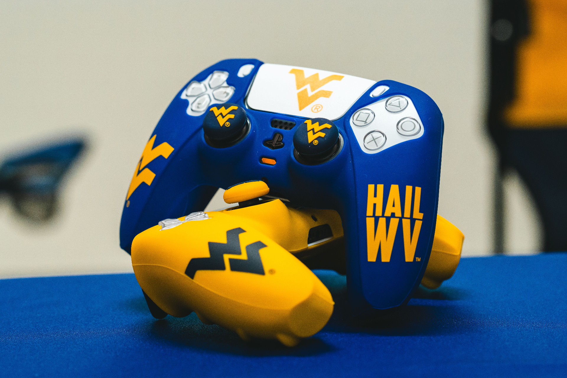West Virginia Mountaineers PS5 controller kit